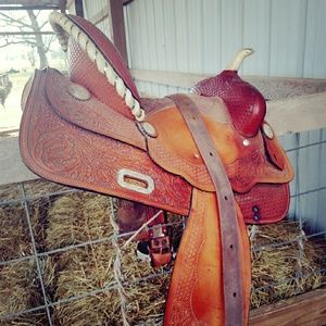 Silver royal elite barrel racing saddle